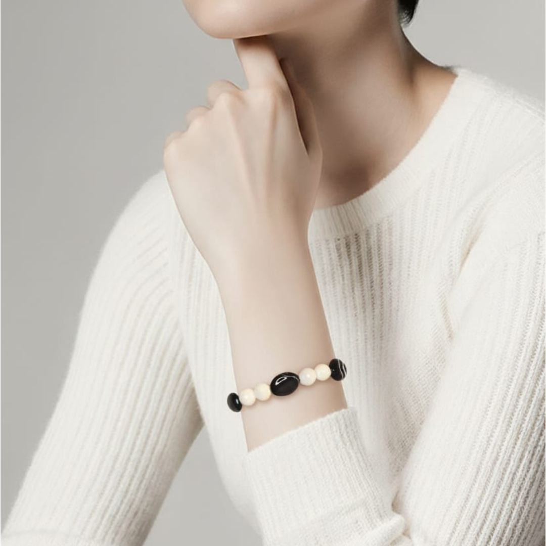 Pulsera de cuentas de piedra natural en blanco y negro