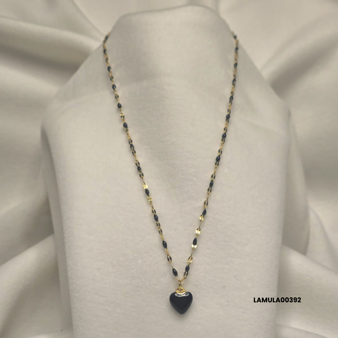 Necklace with black enamelled heart charm in gold stainless steel