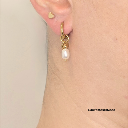 Steel hoop earrings with pearl pendant