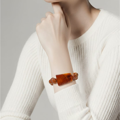 Bracciale in agata rossa fuoco con trapezio e sfere