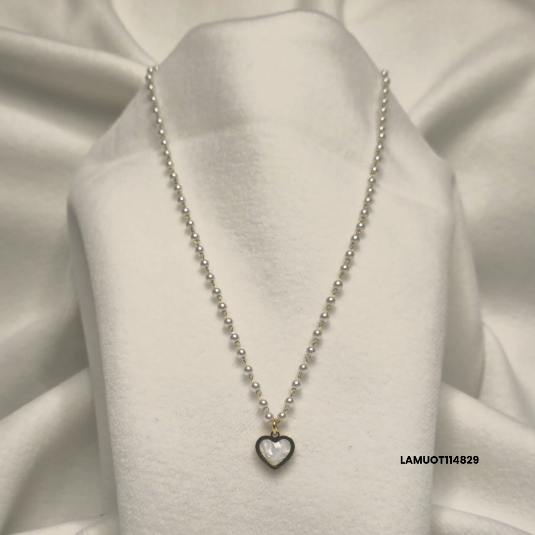 Gold-plated stainless steel necklace with white pearls and natural shell heart pendant