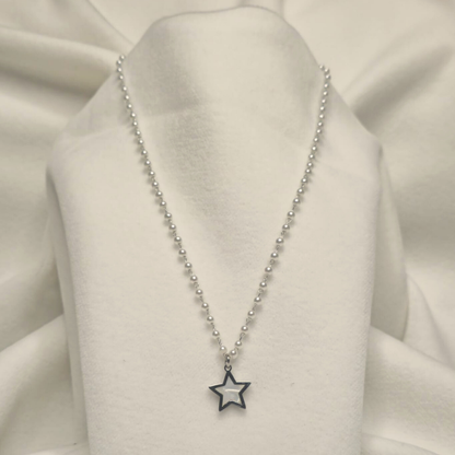 Stainless steel necklace with white pearls and natural shell star pendant