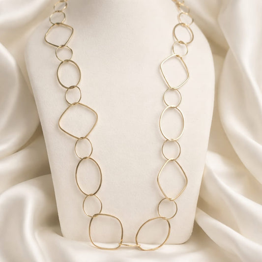 Collana con maglie geometriche in oro